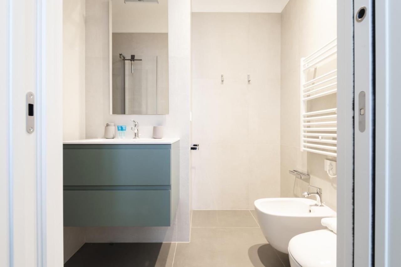 Easylife - Lussuosa Dimora Con Rooftop Condominiale Vista Duomo Milan Bagian luar foto