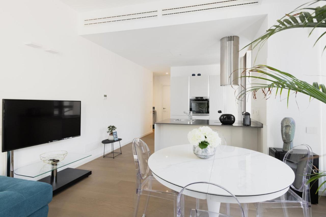 Easylife - Lussuosa Dimora Con Rooftop Condominiale Vista Duomo Milan Bagian luar foto