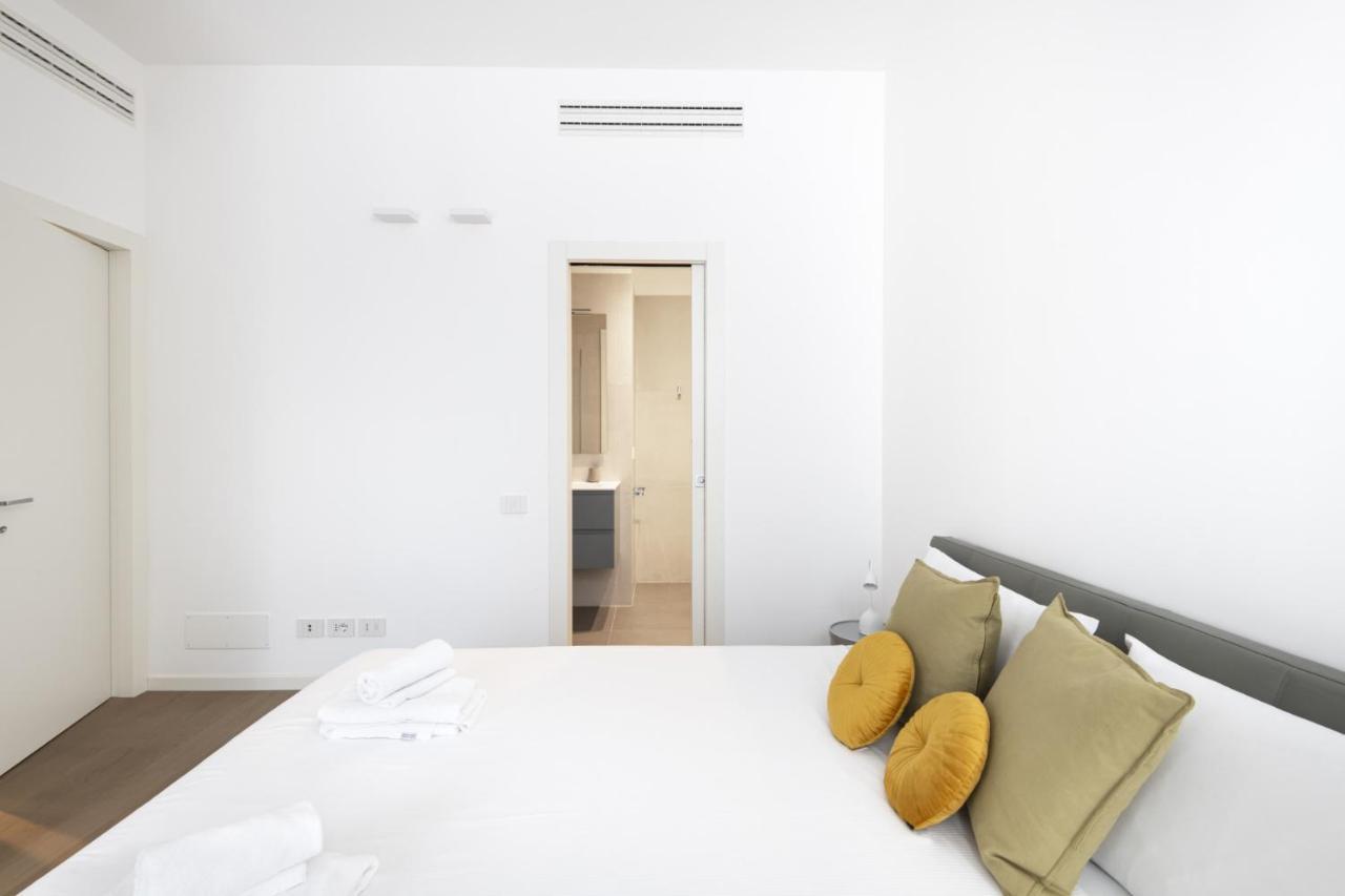 Easylife - Lussuosa Dimora Con Rooftop Condominiale Vista Duomo Milan Bagian luar foto