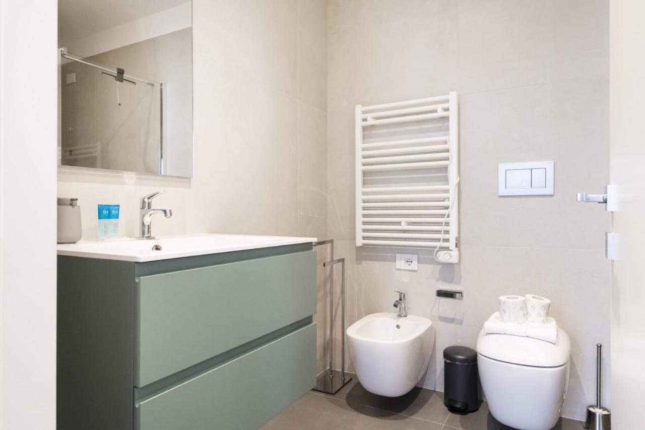 Easylife - Lussuosa Dimora Con Rooftop Condominiale Vista Duomo Milan Bagian luar foto